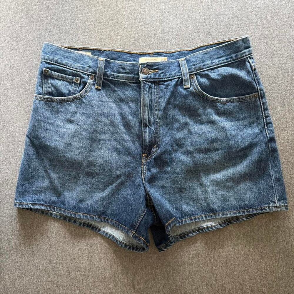 Levis 80s mom shorts